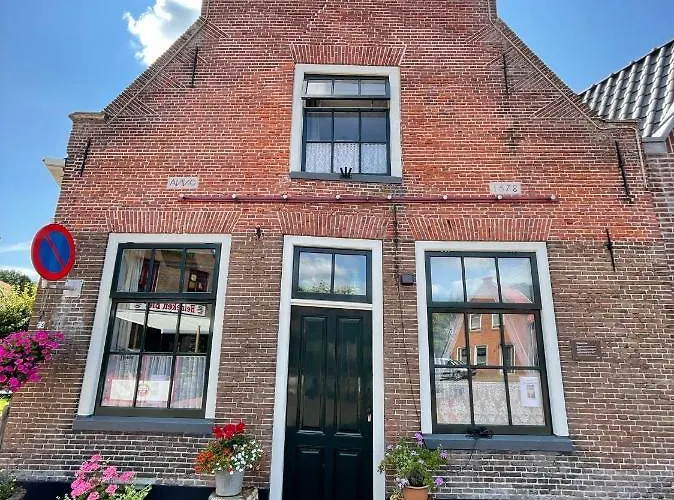 De Scheve Deur