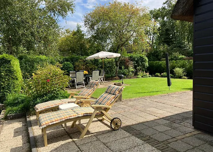 Oasis Holiday Home In Giethoorn Next To Canal, Boat Extra